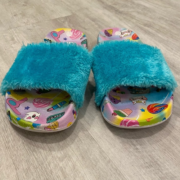 Great condition iSCREAM fluffy slides - Picture 2 of 8